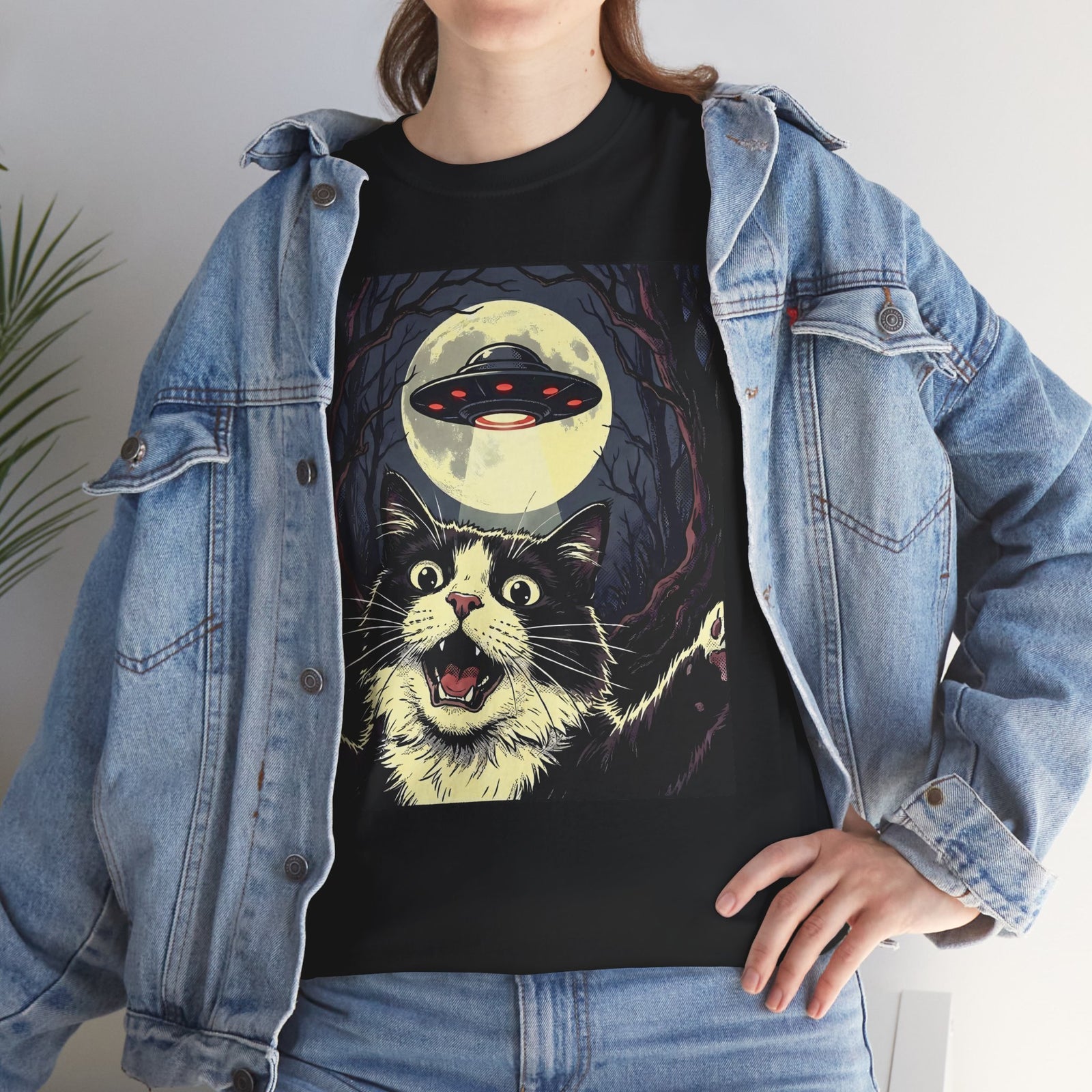 Cat Selfie With UFO T-Shirt